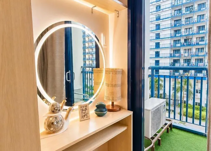 Seaside Escape Staycation Aparthotel