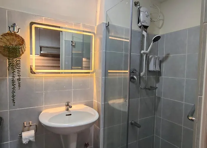 Aparthotel Seaside Escape Staycation Manila